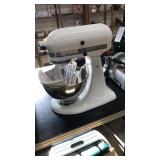 KITCHEN AID ULTRA POWER 300W STAND MIXER W/ATTATCH
