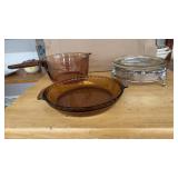 2 AMBER GLASS CORINGWARE PCS & 1 PYREX