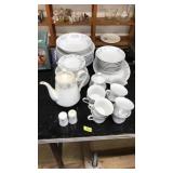 CHINA PEARL FINE CHINA SET