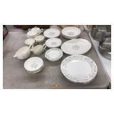 32 PC. HALLMARK DINING SET, CANONSBURG