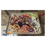 TRAY OF ASST COSTUME JEWELRY