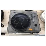 TECHNICS TURN TABLE