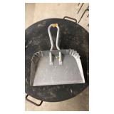 LARGE ALLUMINUM SWEEP PAN