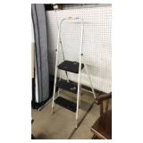 STEP UP LADDER
