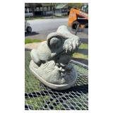 CONCRETE FROG STATUE