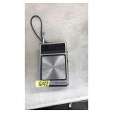 REALISTIC AM/FM POCKET RADIO