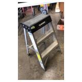 HUSKY 2 FT STEP LADDER