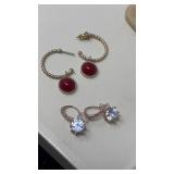 2 PAIRS OF LADIES EARRINGS
