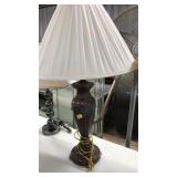 DECORATIVE TABLE LAMP WITH SHADE