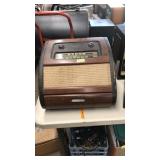 VNTG. PHILCO MODEL 46-1201 RADIO/RECORD PLAYER