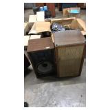 2 FLOOR SPEAKERS