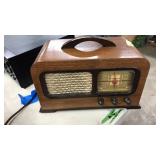PHILCO D37673 TUBE RADIO