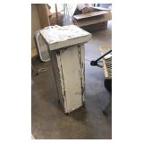 WOOD PEDESTAL