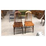 PAIR OF ANTQ. WINDSOR STYLE SPINDLE BACK CHAIRS