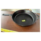 LODGE CAST IRON SKILLET, 10.5"