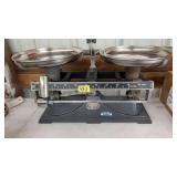 VNTG. OHAUS US. NAVY SURPLUS SCALE