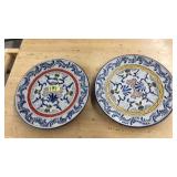 SET OF 2 DECORATIVE PLATES