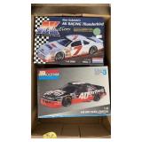 2 MODEL CAR KITS: THUNDERBIRD & PONTIAC