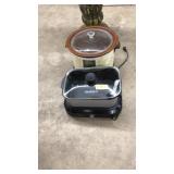 2 CROCKPOTS