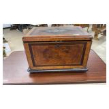VNTG. PORTABLE WRITING DESK WITH KEY