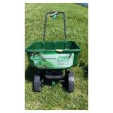 SCOTTS PUSH SPREADER