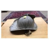 VNTG. METAL FIREMENS HAT