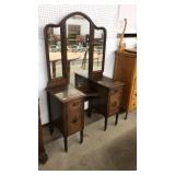 MAHOGANY VANITY W/ 3 SECTION MIRROR