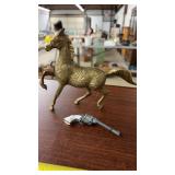 BRASS HORSE & MINI REVOLVER DECOR