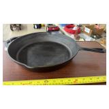 CAST IRON LODGE SKILLET, 12"