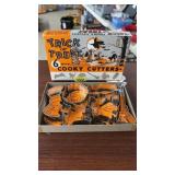 VNTG. 6 PC HALLOWEEN METAL COOKIE CUTTERS