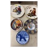 SET OF COLLECTOR PLATES (5)