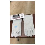 PAIR OF WELDING GLOVES