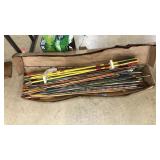 BOX OF ALLUMINUM & WOOD SHAFT ARROWS