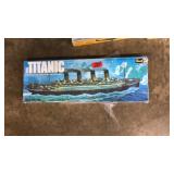 TITANIC MODEL KIT BY REVELL 1/570 SCALE, IN BOX