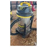 STANLEY SMALL SHOP VAC