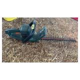 B&D 16' ELECTRIC HEDGE TRIMMER