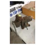3 1/2' MOUNTED BENCH VISE