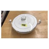 USA MADE LIDDED SERVING BOWL