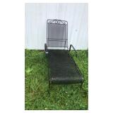 WROUGHT IRON LOUNGE CHAIR