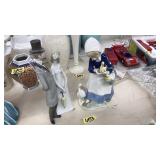 2 CASADES SPAINISH FIGURINES