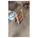 2FT STEP LADDER