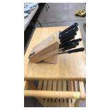 KNIFE SET IN BLOCK