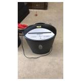 DYNEX PAPER SHREDDER