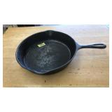 CAST IRON 10.5' SKILLET