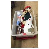 FLAT OF CHRISTMAS DECOR