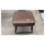 MID CENTURY LEATHER UPHOLSTERED TOP FOOT STOOL