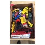 FLAT OF VINTAGE DIE CAST CARS