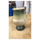 ROSEVILLE RUSSCO POTTERY VASE