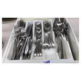 FLATWARE SET