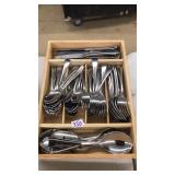 FLATWARE SET